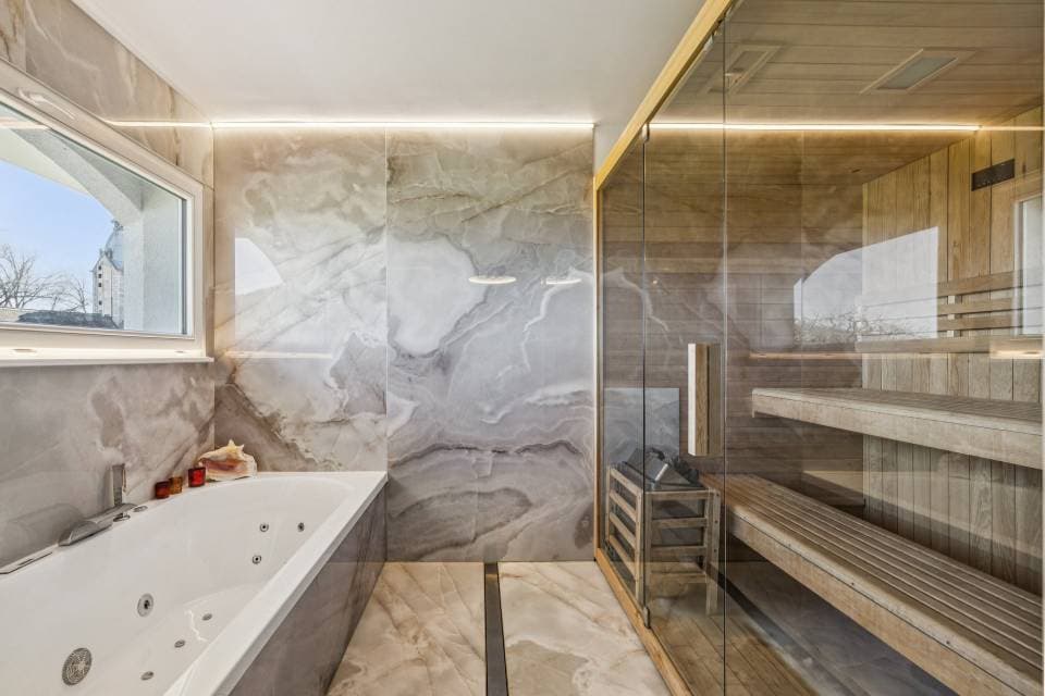 SAUNA ET JACUZZI
