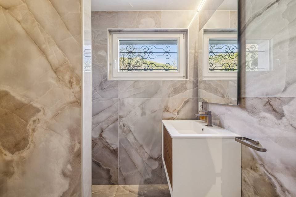 SALLE DE DOUCHE