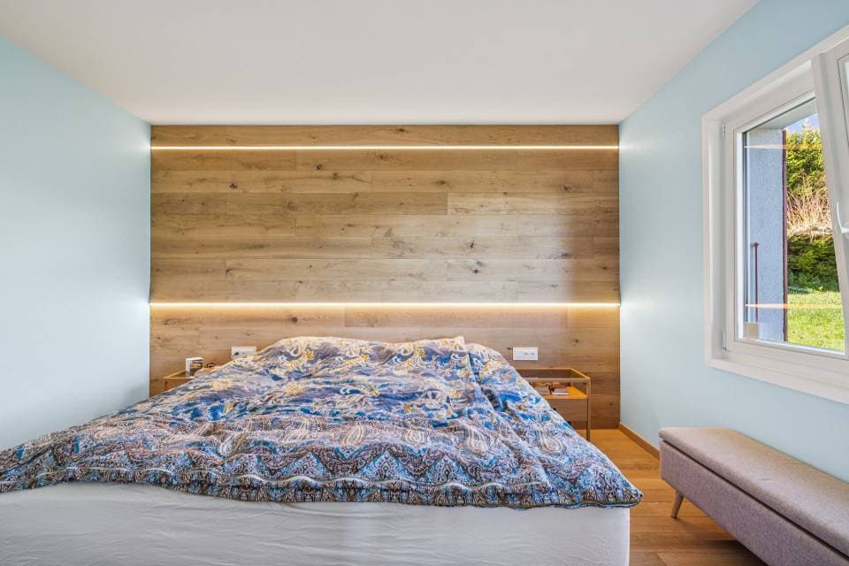 cHAMBRE PÄRENTALE AVEC SALLE DE DOUCHE