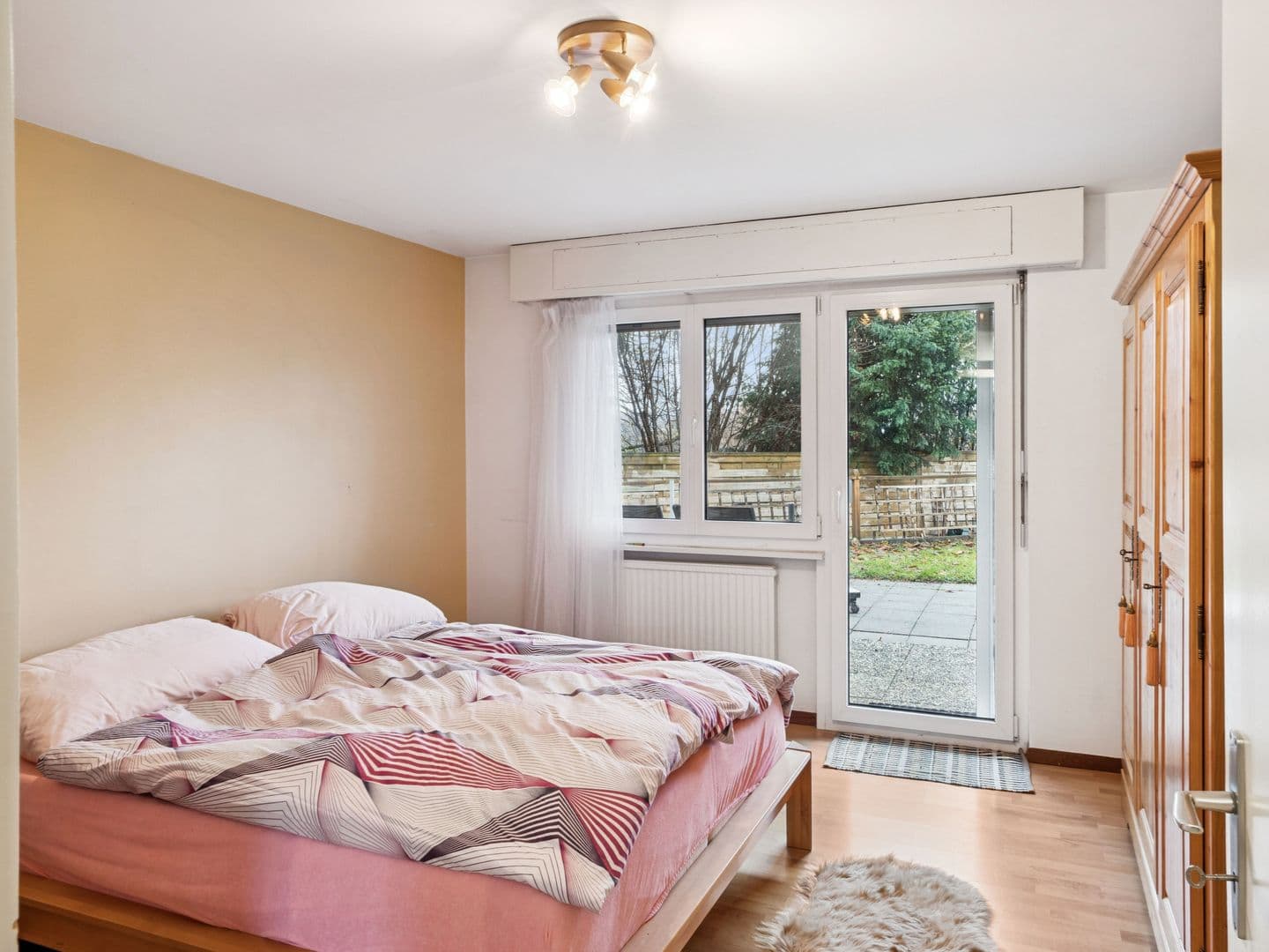 Chambre donnant accès aux extérieures