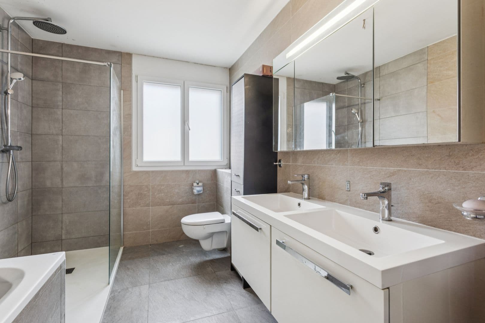 Salle d'eau mixte